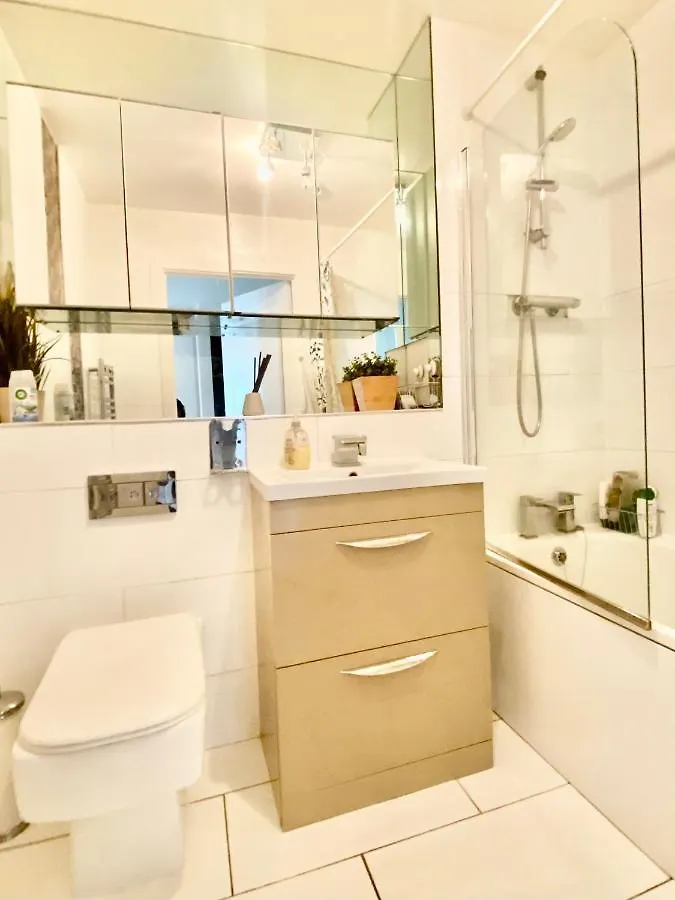 Captivating 1-Bed Apartment Greater London Belvedere