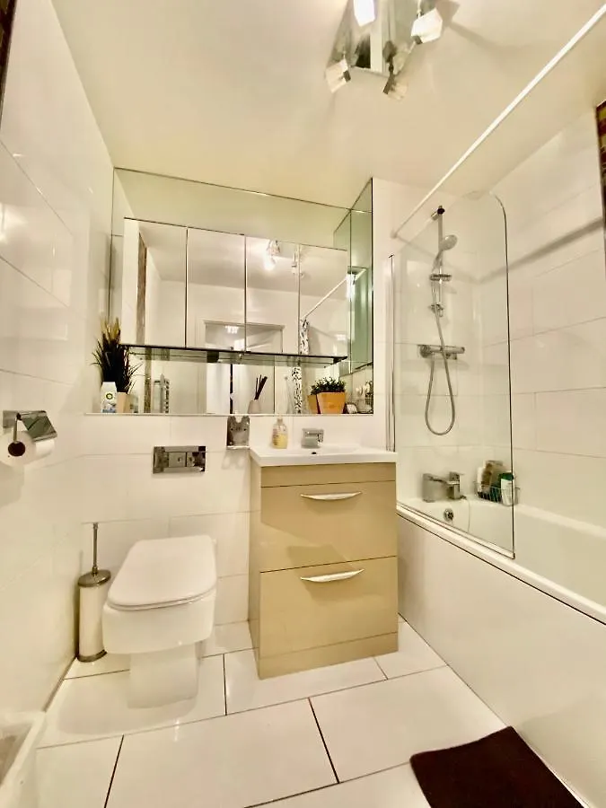 Captivating 1-Bed Apartment Greater London Belvedere